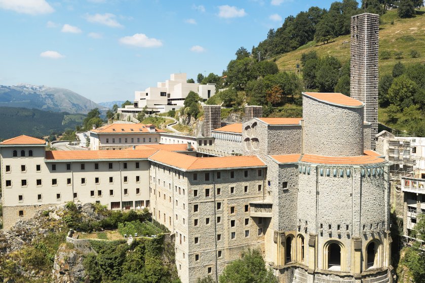 Tour de Oñati et Santuario de Arantzazu