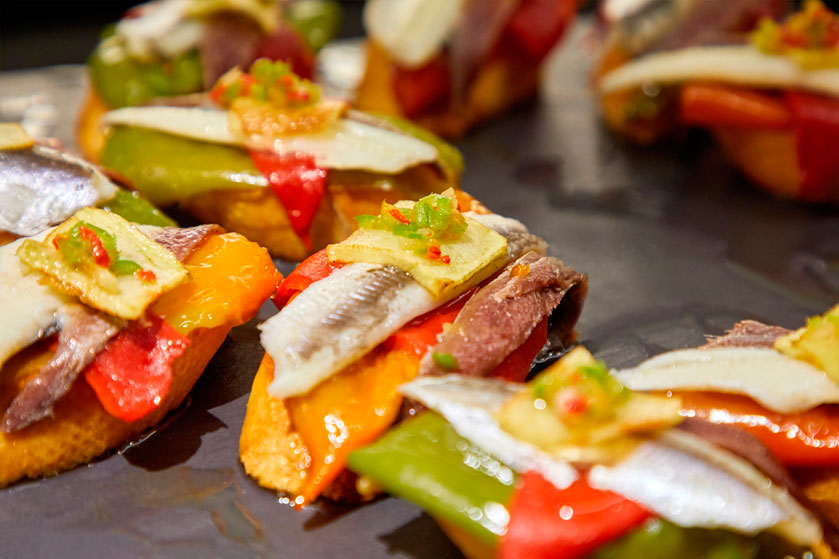 Tour pintxos maridados con vino