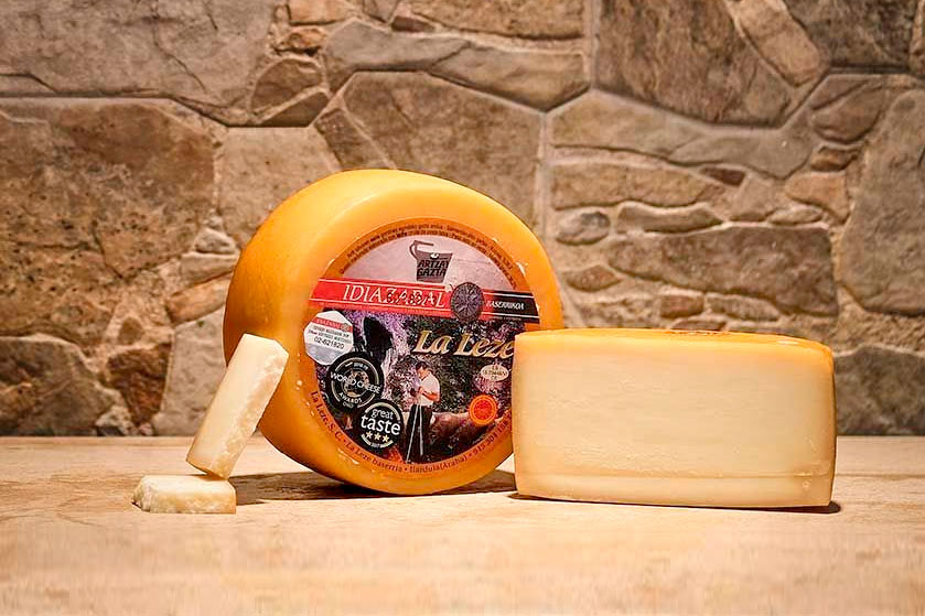 Idiazabal cheese tour from San Sebastian