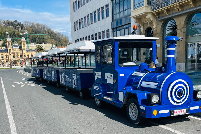 Tren turístico
