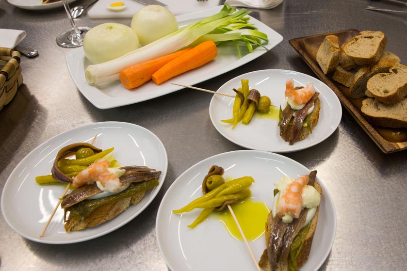 Taller de cocina y comida en una sociedad gastronómica