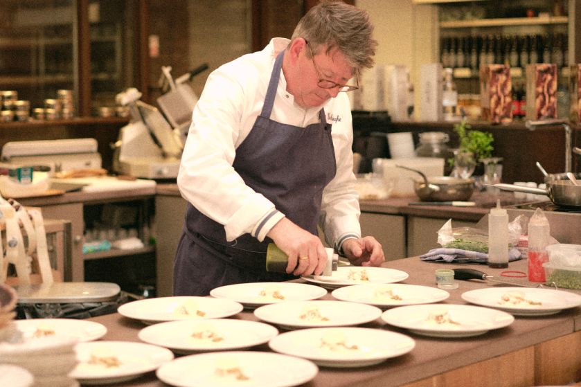Repas dans une société gastronomique
