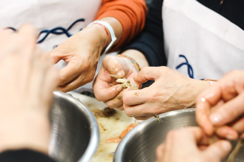 Taller de cocina y comida en una sociedad gastronómica